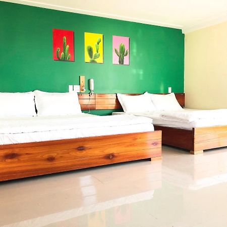 Ngoc Huong Hostel & Apartments Куинён Экстерьер фото