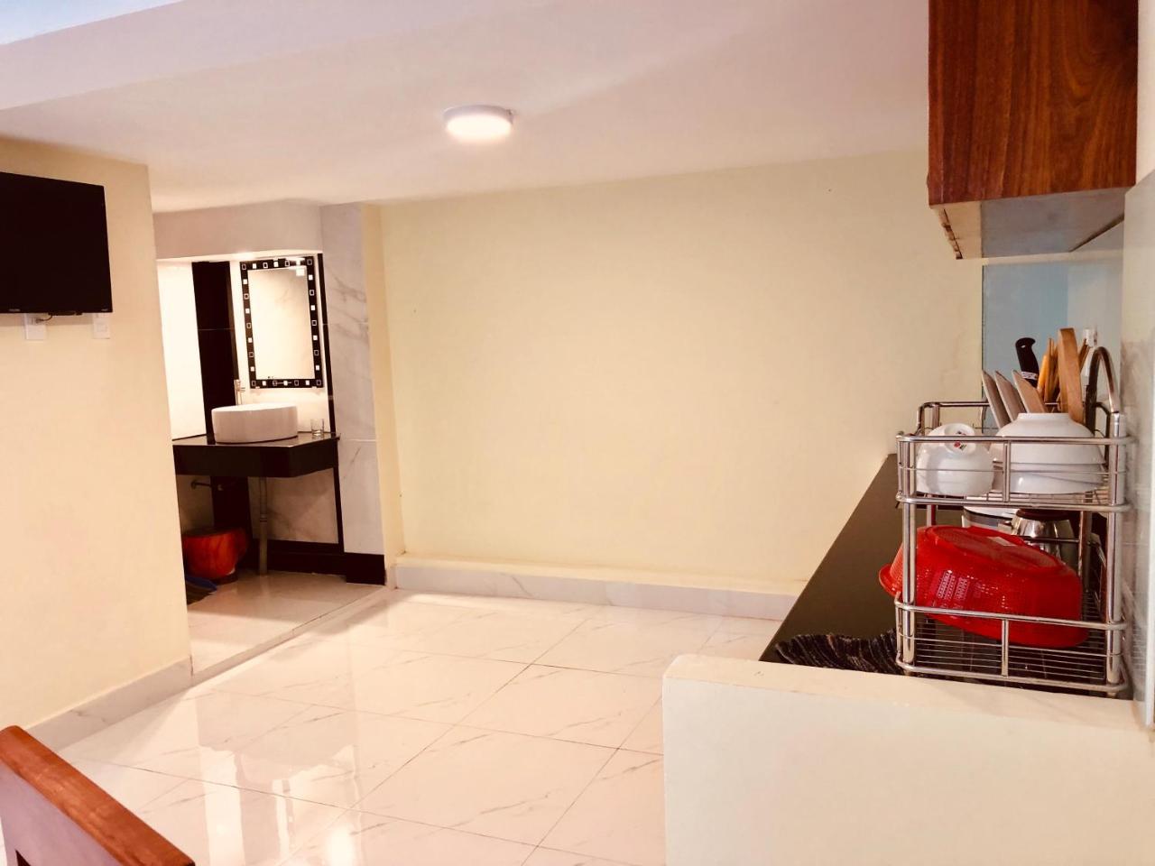 Ngoc Huong Hostel & Apartments Куинён Экстерьер фото