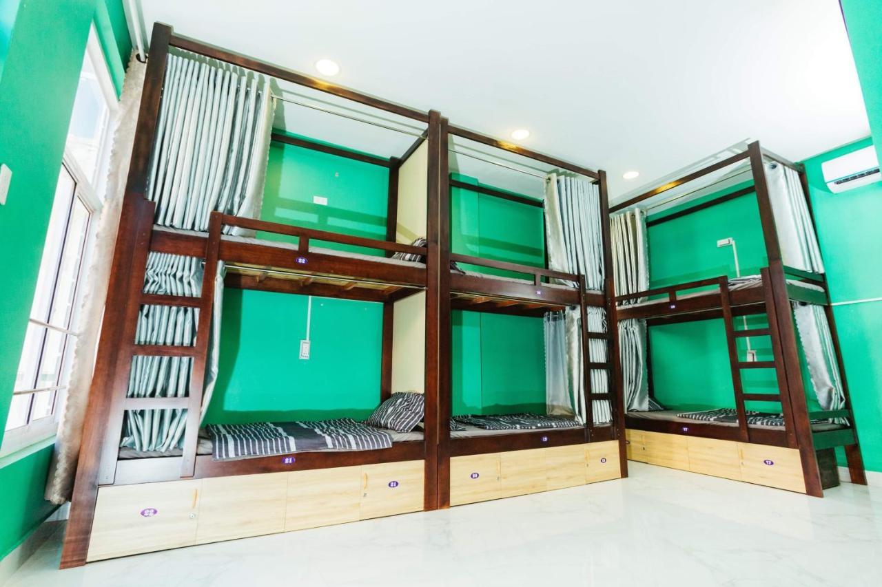 Ngoc Huong Hostel & Apartments Куинён Экстерьер фото